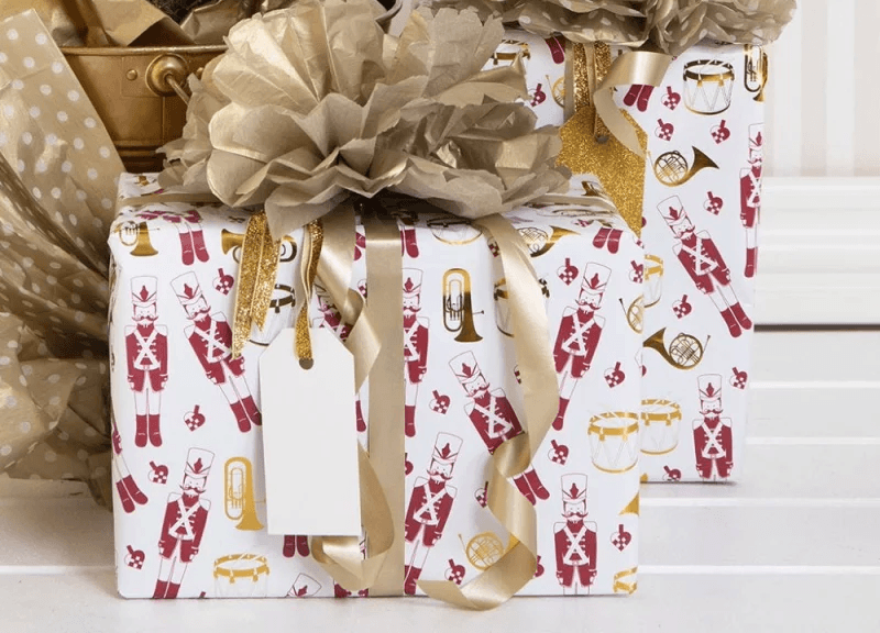 seidenpapier-pack-6-boegen-weiss-gold-gemustert.png